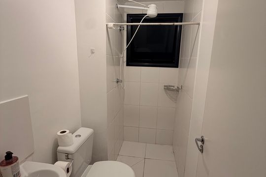 Banheiro de apartamento à venda com 1 quarto, 48m² em Vila Yolanda, Osasco