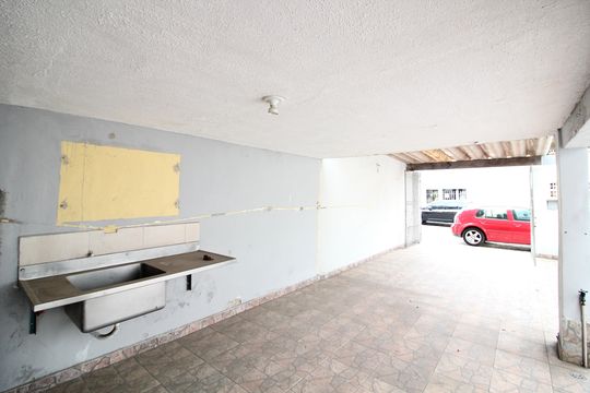 Garagem de casa à venda com 3 quartos, 92m² em Vila Uniao (zona Leste), São Paulo