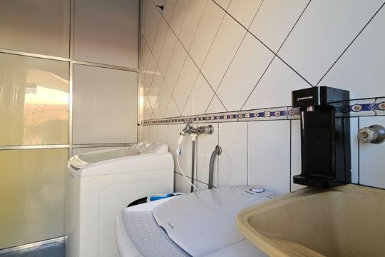 Área de serviço de casa à venda com 4 quartos, 220m² em Fazenda Santana, Vinhedo