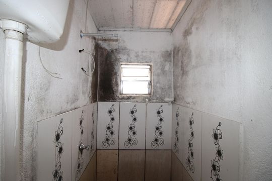 Banheiro de casa para alugar com 1 quarto, 60m² em Parque Savoi City, São Paulo
