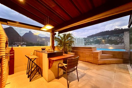 Apartamento à venda com 3 quartos, 176m² em Laranjeiras, Rio de Janeiro