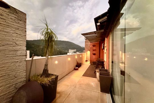 Apartamento à venda com 3 quartos, 176m² em Laranjeiras, Rio de Janeiro