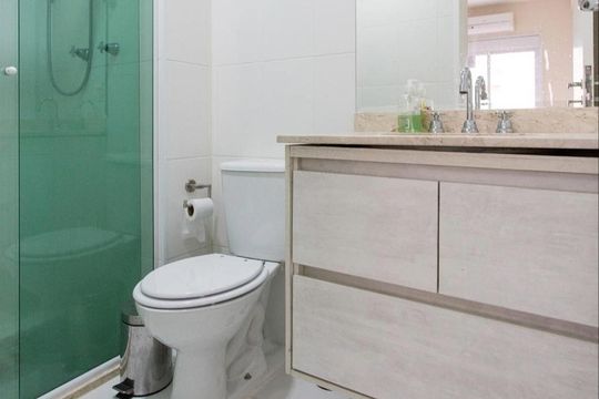 Banheiro de apartamento para alugar com 2 quartos, 55m² em Bela Vista, São Paulo