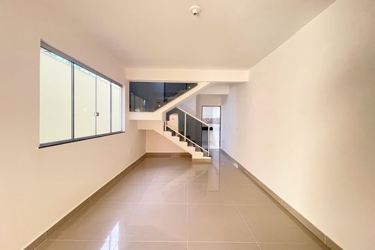 Casa à venda com 3 quartos, 120m² em Cândida Ferreira, Contagem