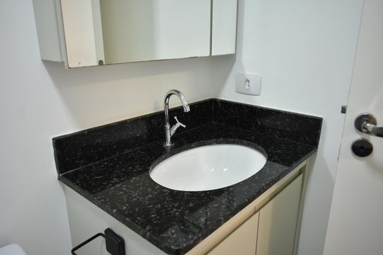 Banheiro de apartamento à venda com 1 quarto, 28m² em Vila da Saúde, São Paulo