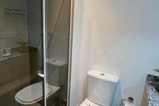 Banheiro de apartamento para alugar com 1 quarto, 26m² em Moema, São Paulo