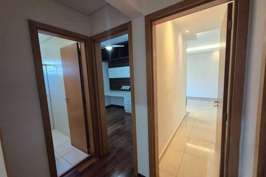 Corredor de apartamento à venda com 3 quartos, 111m² em Jardim das Samambaias, Jundiaí