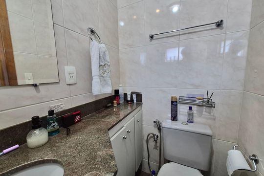 Banheiro Social de apartamento à venda com 3 quartos, 100m² em Cidade Nova, Belo Horizonte