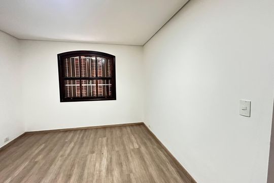Casa à venda com 2 quartos, 250m² em Jardim das Flores, São Paulo
