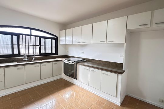 Casa à venda com 2 quartos, 250m² em Jardim das Flores, São Paulo
