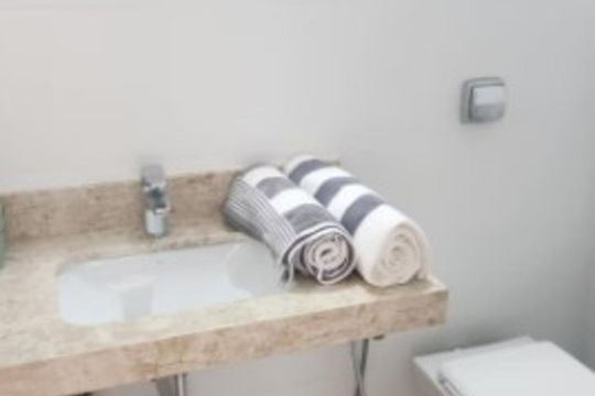 Banheiro de apartamento à venda com 2 quartos, 70m² em Glória, Rio de Janeiro