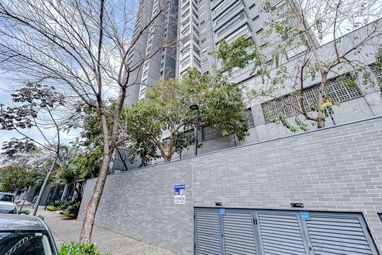 Fachada com Plaquinha de apartamento à venda com 1 quarto, 66m² em Parque São Jorge, São Paulo