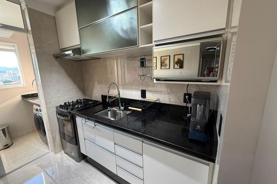Cozinha de apartamento para alugar com 2 quartos, 54m² em Piqueri, São Paulo
