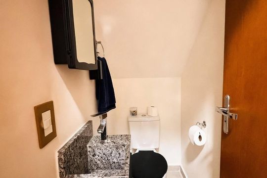 Banheiro de casa à venda com 2 quartos, 60m² em Vila California, São Paulo
