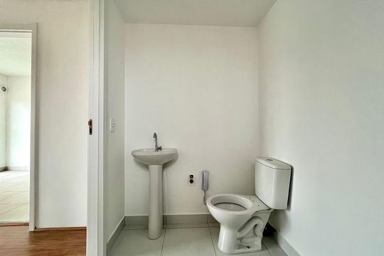 Banheiro da Suíte de apartamento à venda com 1 quarto, 25m² em Jardim Itacolomi, São Paulo