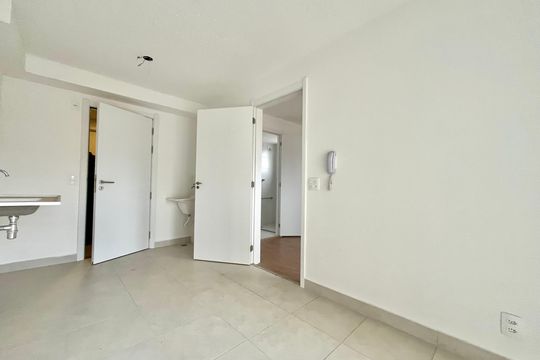 Sala de apartamento à venda com 1 quarto, 25m² em Jardim Itacolomi, São Paulo
