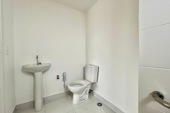 Banheiro da Suíte de apartamento à venda com 1 quarto, 25m² em Jardim Itacolomi, São Paulo