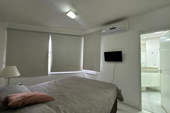 Suíte de apartamento para alugar com 1 quarto, 55m² em Empresarial 18 do Forte, Barueri