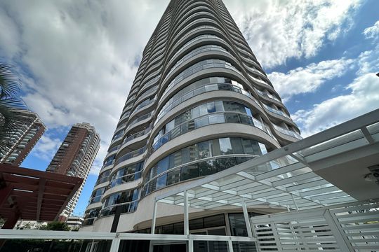 Fachada de apartamento para alugar com 1 quarto, 55m² em Empresarial 18 do Forte, Barueri