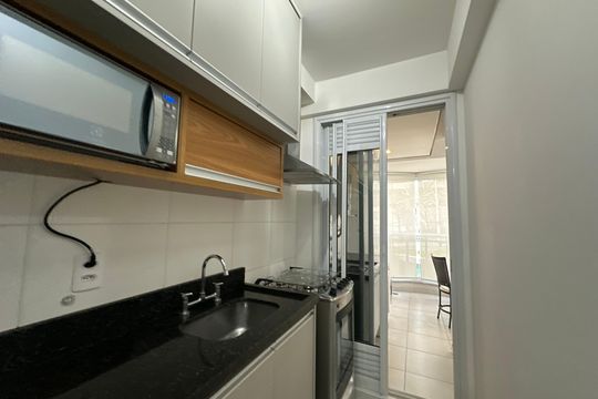 Cozinha de apartamento para alugar com 1 quarto, 55m² em Empresarial 18 do Forte, Barueri