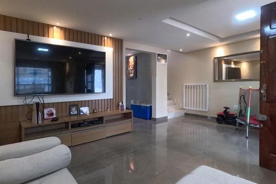 Casa para alugar com 3 quartos, 210m² em Boqueirão, Santos