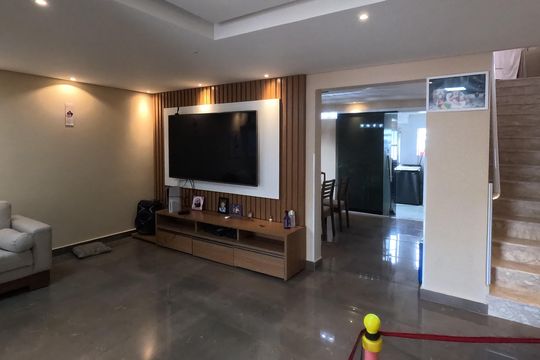 Sala - 1º Piso de casa para alugar com 3 quartos, 210m² em Boqueirão, Santos