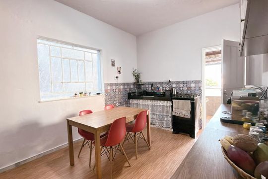 Casa à venda com 2 quartos, 300m² em Sagrada Família, Belo Horizonte
