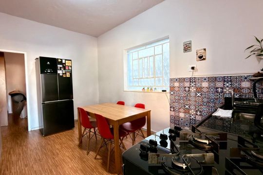 Casa à venda com 2 quartos, 300m² em Sagrada Família, Belo Horizonte