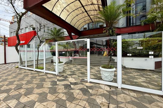 Fachada  de apartamento para alugar com 1 quarto, 38m² em Santo Amaro, São Paulo