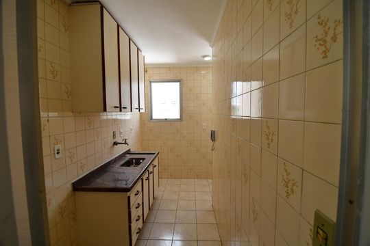 Cozinha de apartamento para alugar com 1 quarto, 41m² em Centro, Campinas