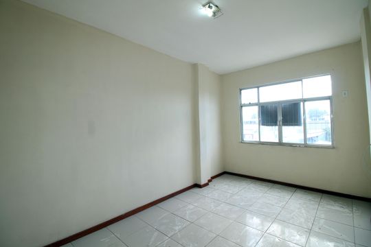 Quarto 2 de apartamento para alugar com 2 quartos, 63m² em Cordovil, Rio de Janeiro