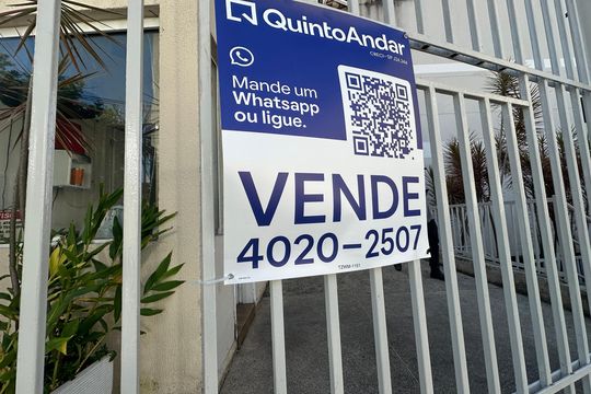 Fachada de casa de condomínio à venda com 3 quartos, 110m² em Vila Sao Luiz (valparaizo), Barueri