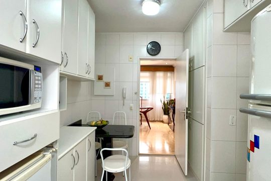 Cozinha de apartamento à venda com 3 quartos, 118m² em Pinheiros, São Paulo