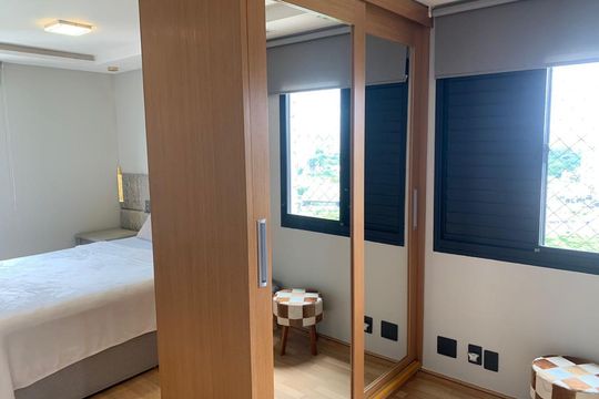 Quarto de apartamento à venda com 3 quartos, 87m² em Santo Amaro, São Paulo