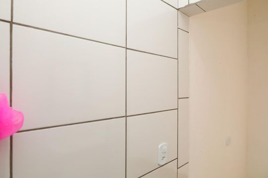 Banheiro de kitnet/studio para alugar com 1 quarto, 16m² em Jardim Camargo Novo, São Paulo
