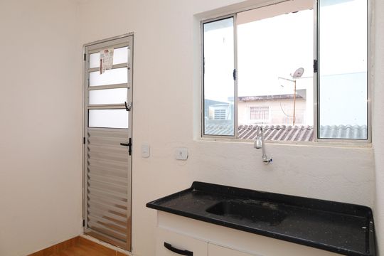 Cozinha de kitnet/studio para alugar com 1 quarto, 16m² em Jardim Camargo Novo, São Paulo