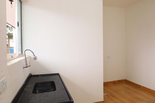 Cozinha de kitnet/studio para alugar com 1 quarto, 16m² em Jardim Camargo Novo, São Paulo