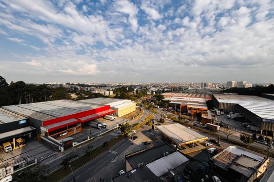 Vista sacada sala de apartamento à venda com 3 quartos, 72m² em Tamboré, Barueri