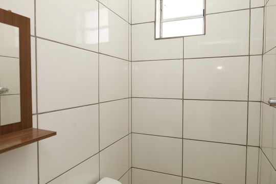 Banheiro de kitnet/studio para alugar com 1 quarto, 16m² em Jardim Camargo Novo, São Paulo