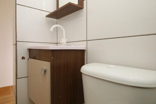 Banheiro de kitnet/studio para alugar com 1 quarto, 16m² em Jardim Camargo Novo, São Paulo