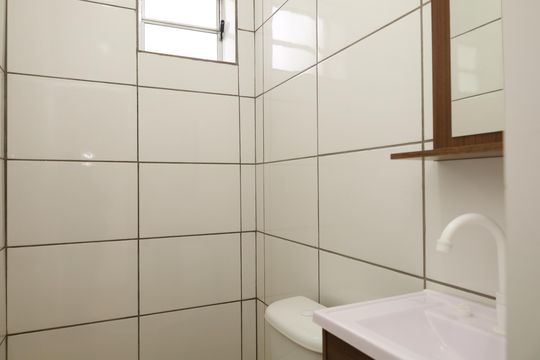 Banheiro de kitnet/studio para alugar com 1 quarto, 16m² em Jardim Camargo Novo, São Paulo