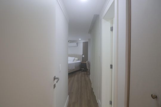 Suíte de apartamento para alugar com 4 quartos, 225m² em Loteamento Joao Batista Juliao, Guarujá