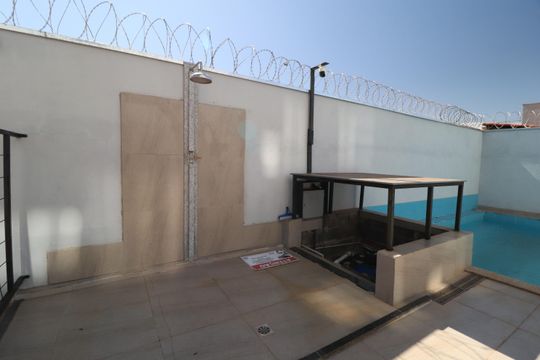 Área comum - Piscina - Ducha de apartamento para alugar com 2 quartos, 80m² em Jardim Ipanema, Uberlândia