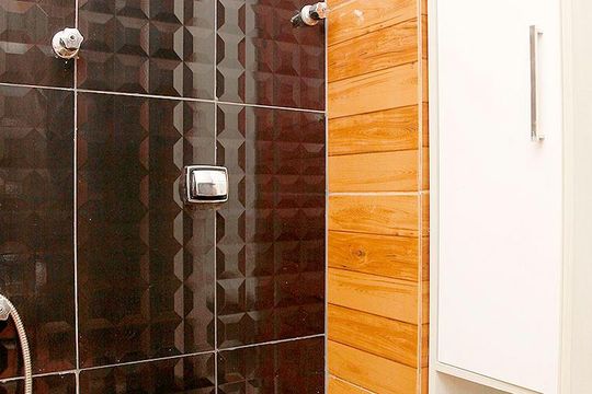 Banheiro 1 de apartamento à venda com 3 quartos, 99m² em Centro Histórico, Porto Alegre