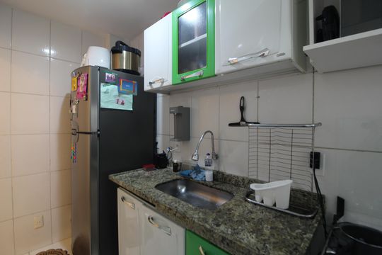 Cozinha de apartamento à venda com 2 quartos, 62m² em Taquara, Rio de Janeiro