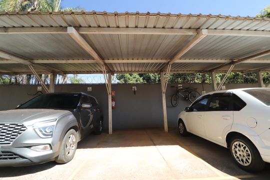 Garagem de apartamento para alugar com 3 quartos, 80m² em Chácaras Tubalina E Quartel, Uberlândia