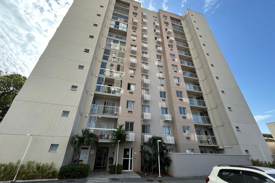 Fachada do bloco de apartamento à venda com 2 quartos, 75m² em Marechal Hermes, Rio de Janeiro