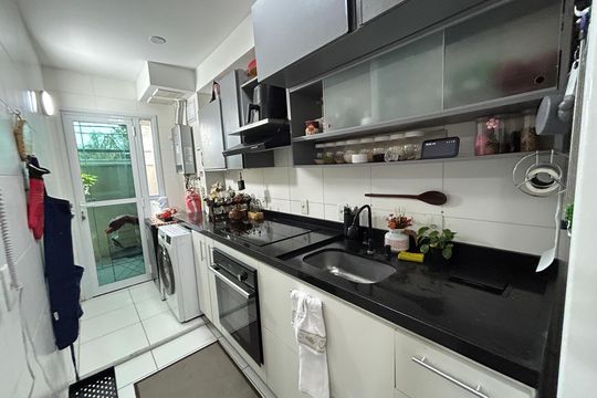 Cozinha de apartamento à venda com 2 quartos, 75m² em Marechal Hermes, Rio de Janeiro