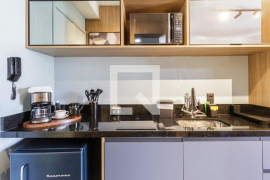 Cozinha de apartamento à venda com 1 quarto, 24m² em Indianópolis, São Paulo