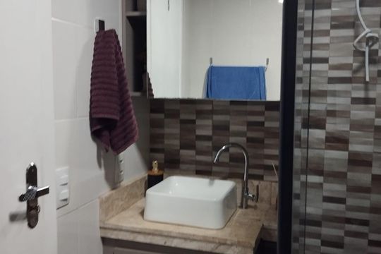 Banheiro de apartamento à venda com 2 quartos, 47m² em Jardim das Flores, São Paulo